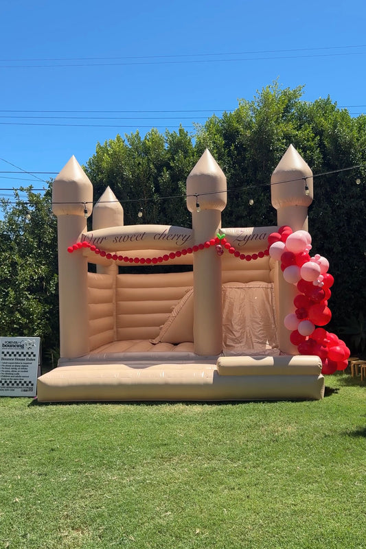Cafecito Castle (14x14ft.) - $400