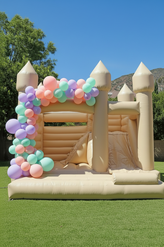 Cafecito Castle (14x14ft.) - $400